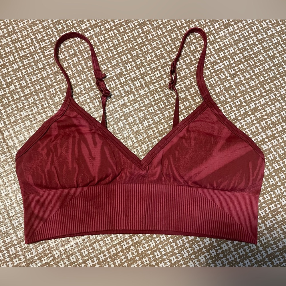 Lululemon Ebb To Street Sports Bra Stonewash Red Chanti size 6 GUC
